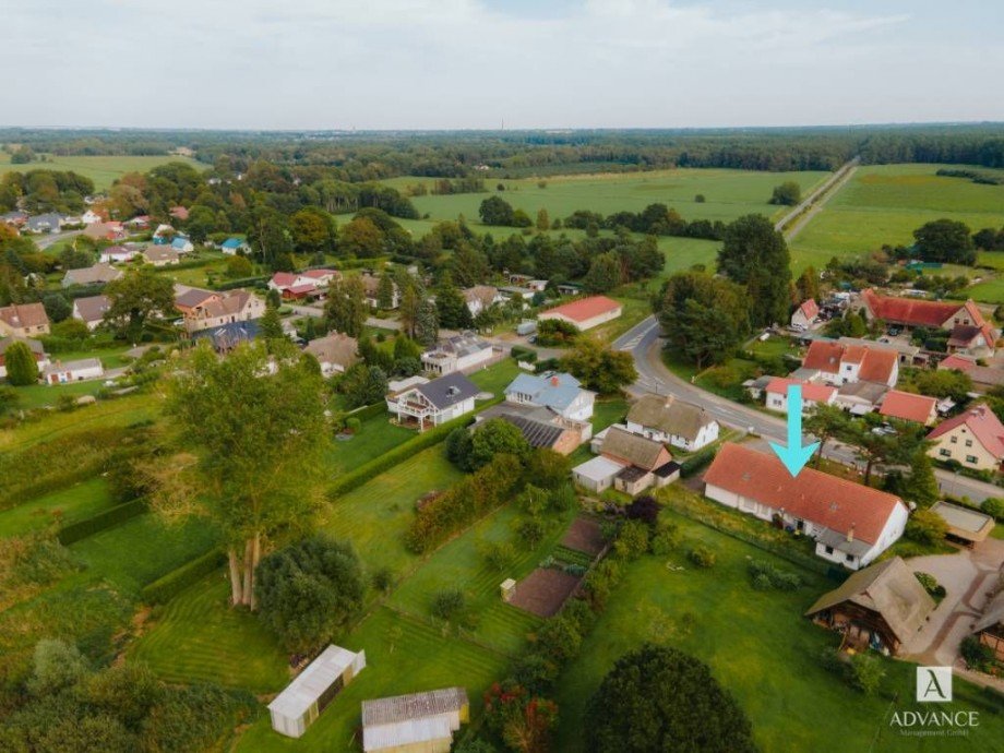 Luftaufnahmen mit Nachbarbebauung Grundst�ck Fuhlendorf
