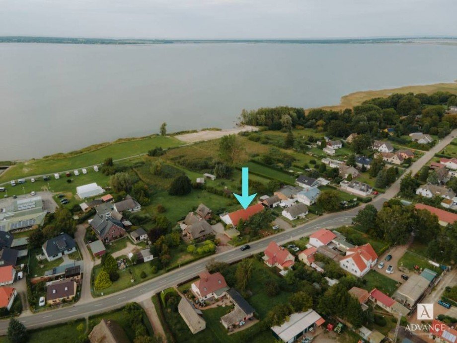 Luftaufnahmen mit Wasser-und Boddenstrand Grundst�ck Fuhlendorf