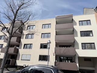 Strassenansicht S�den mit Loggia Wohnung Berlin