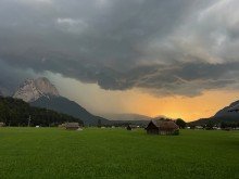 Abendspaziergang_ Charmantes, voll m�bliertes Dachgeschoss� ruhig, zentral & clever geschnitten � Privatverkauf