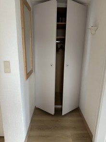 gro�er Einbauschrank im Flur Charmantes, voll m�bliertes Dachgeschoss� ruhig, zentral & clever geschnitten � Privatverkauf
